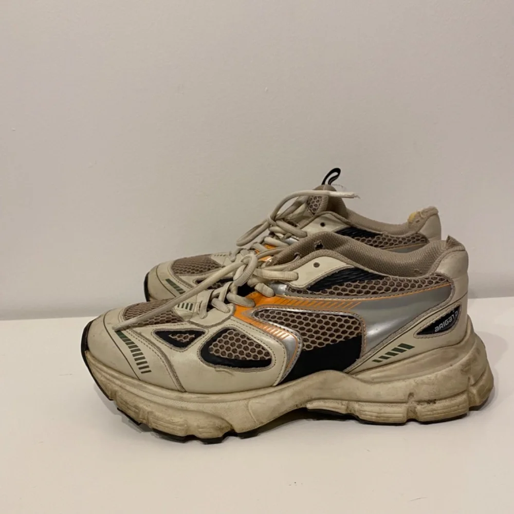 Axel Arigato White/Black Leather and Mesh Marathon Runner Chunky Sneakers EU 39